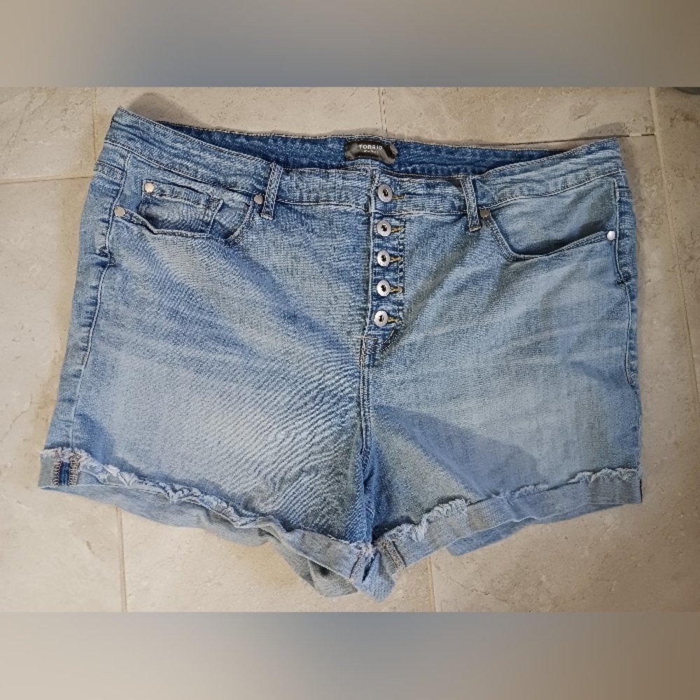 torrid shorts size 22